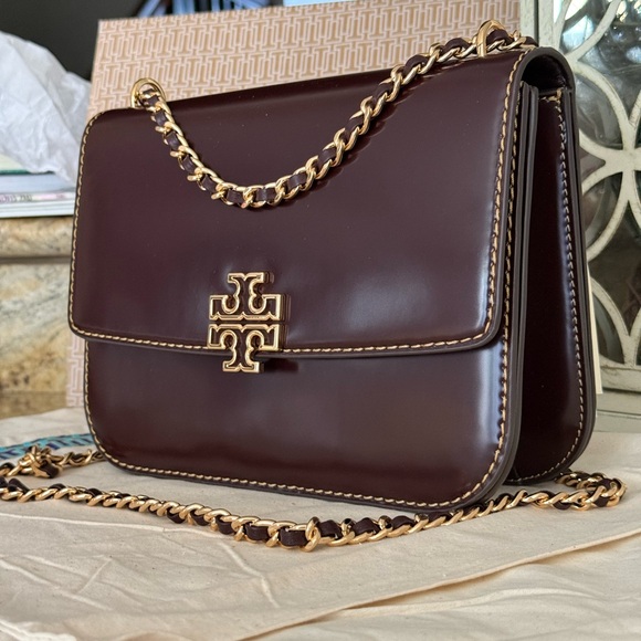 598+! New Tory Burch BRITTEN SMOOTH MEDIUM ADJUSTABLE SHOULDER BAG TEMPRANILLO - Picture 2 of 10